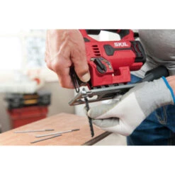 SKIL Decoupeerzaag 4530AA 550W - Met Pendelfunctie -Hulpmiddel Winkel 123 3332