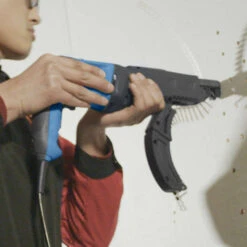 Hyundai Bandschroefmachine 710W 25 Hyundai Bandschroefmachine 710W -Hulpmiddel Winkel 123 3802